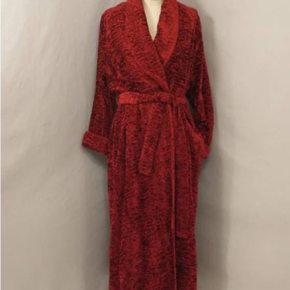 Luxurious vintage Red Robe - Picture 3 of 3